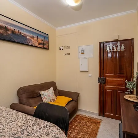 Cozy One Bedroom In Historic Location - Carmo Apartman Lisboa