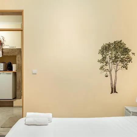 Cozy One Bedroom In Historic Location - Carmo Apartman *