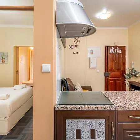 Cozy One Bedroom In Historic Location - Carmo Apartament Lizbona